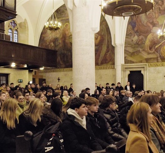 ​Crkvu sv. Marka ispunili mladi dviju zagrebačkih gimnazija